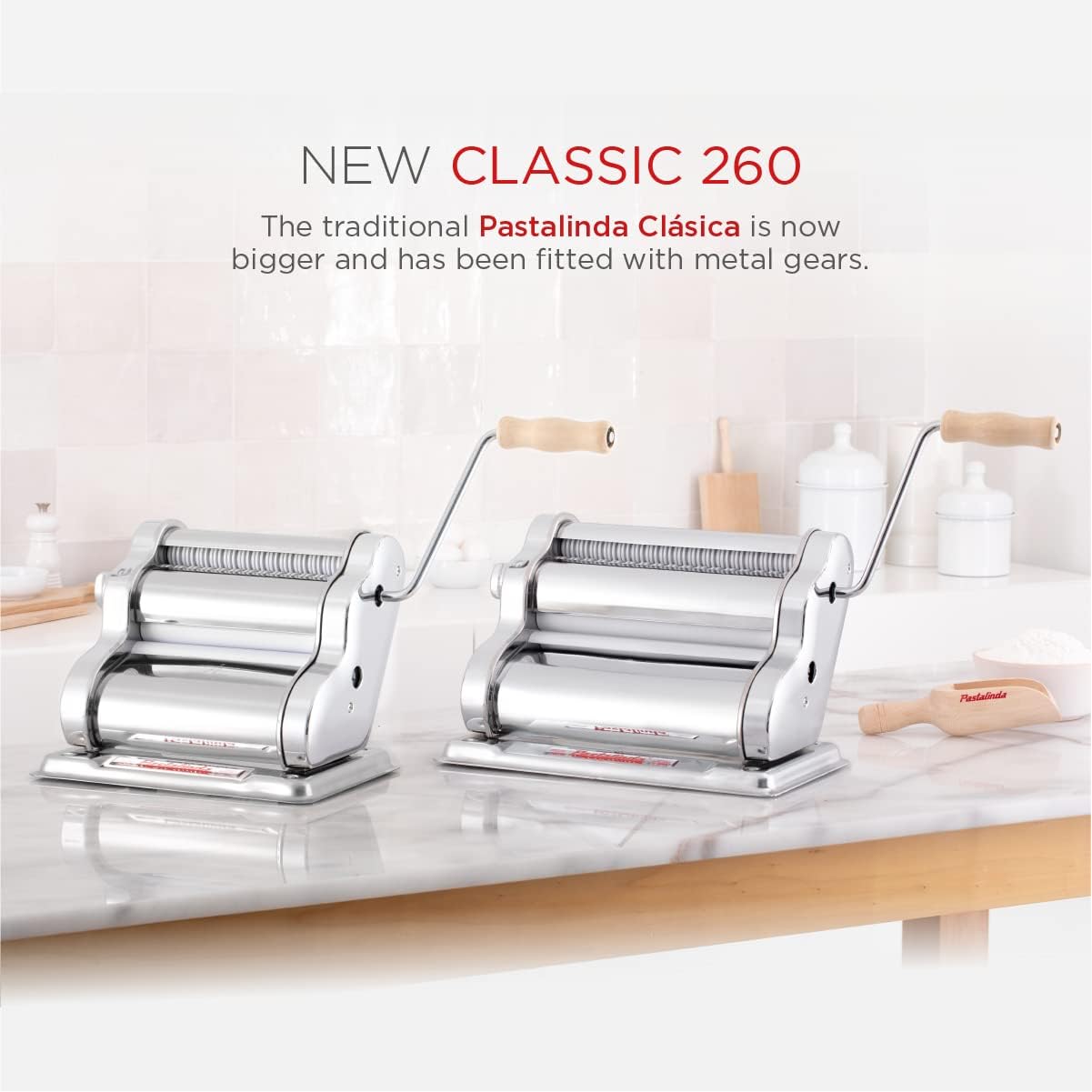 PASTALINDA Classic 260 Pasta Maker Machine, 26 cm Wide Rollers, 9 Thickness Positions, 2 Cutting Positions, Stainless Steel. Includes Reinforced Hand Crank And Two Clamps (Chrome)