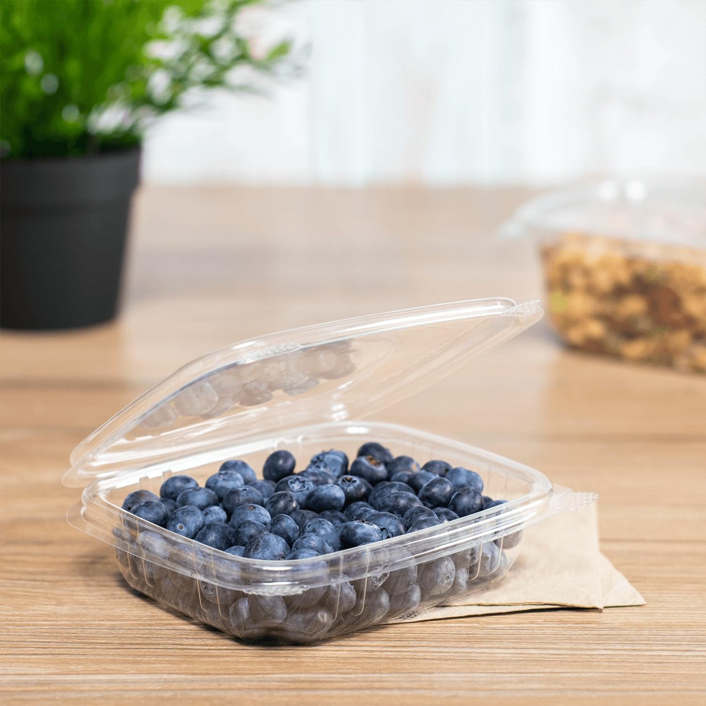 Karat [8oz -200 ct Small Clamshell Containers with Lids, For Berries, Fruits, Nuts, and Home Meal Prep - Clear Plastic Food Containers, Take Out Containers