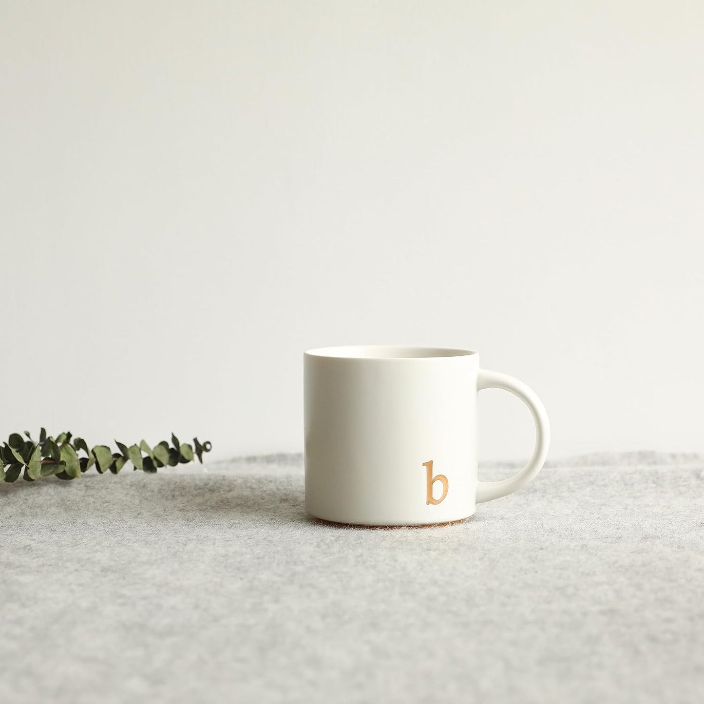 COLLECTIVE HOME - Monogram Ceramic Mugs, 15 oz Golden Initial Coffee Cups, Elegant Alphabet Tea Mugs, Elegant Personalized Mug with Gift Box, Luxurious Cups for Office and Home (b)